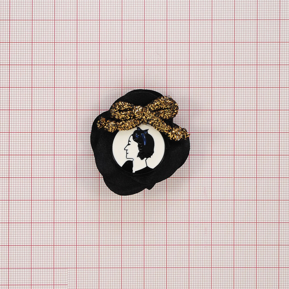 Брошь № 62 Белоснежка 40*45мм черная, белая эмаль, люрекс золото, шт. Броши