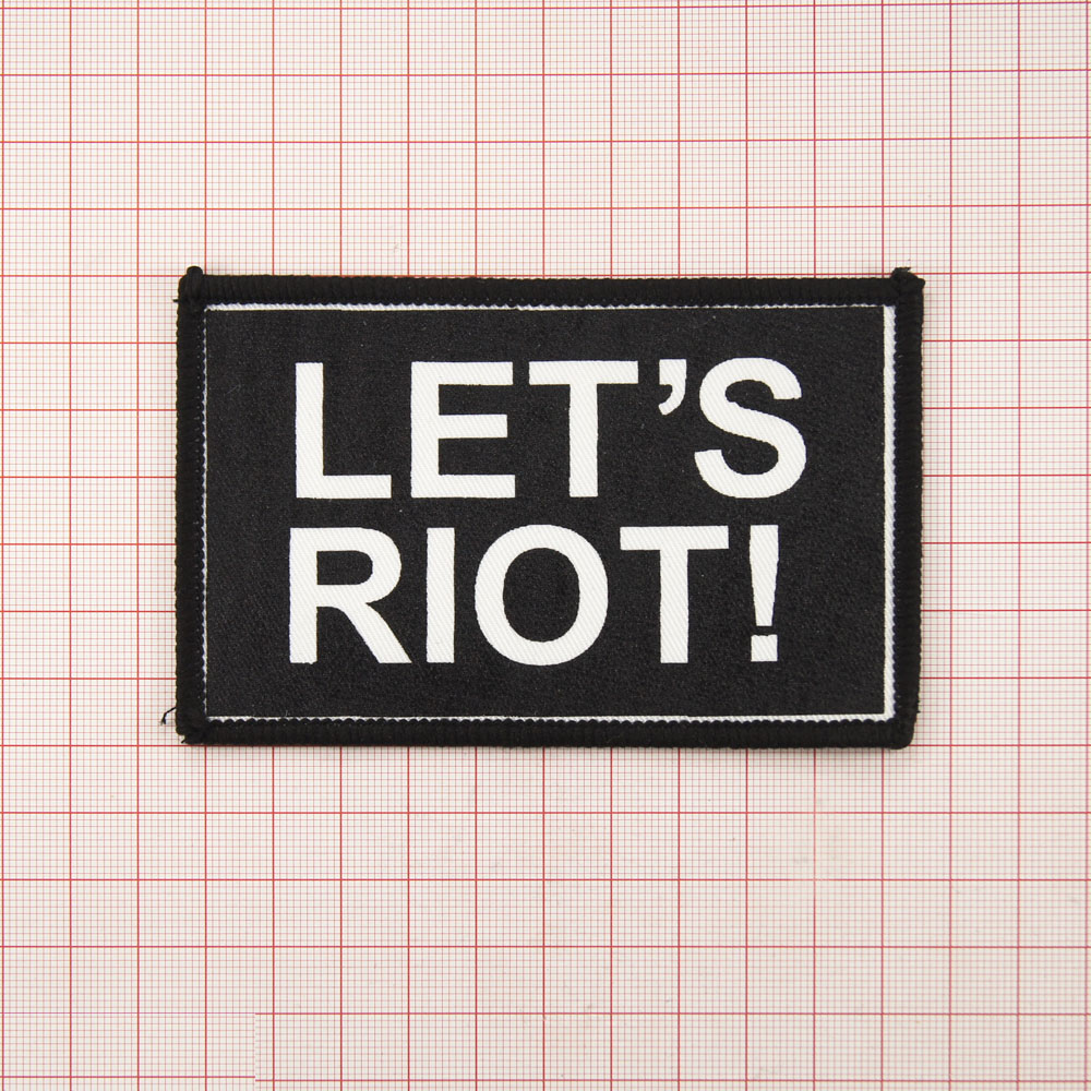 Нашивка тканевая Let's Riot 7,5*11см, черно-белая, резиновый фон. Нашивка Резиновый Конгрев