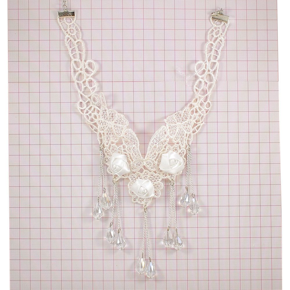 Воротник A87 белый треугольник 3 белые розочки, цепи NIK, прозрачные бусины, шт. Воротники