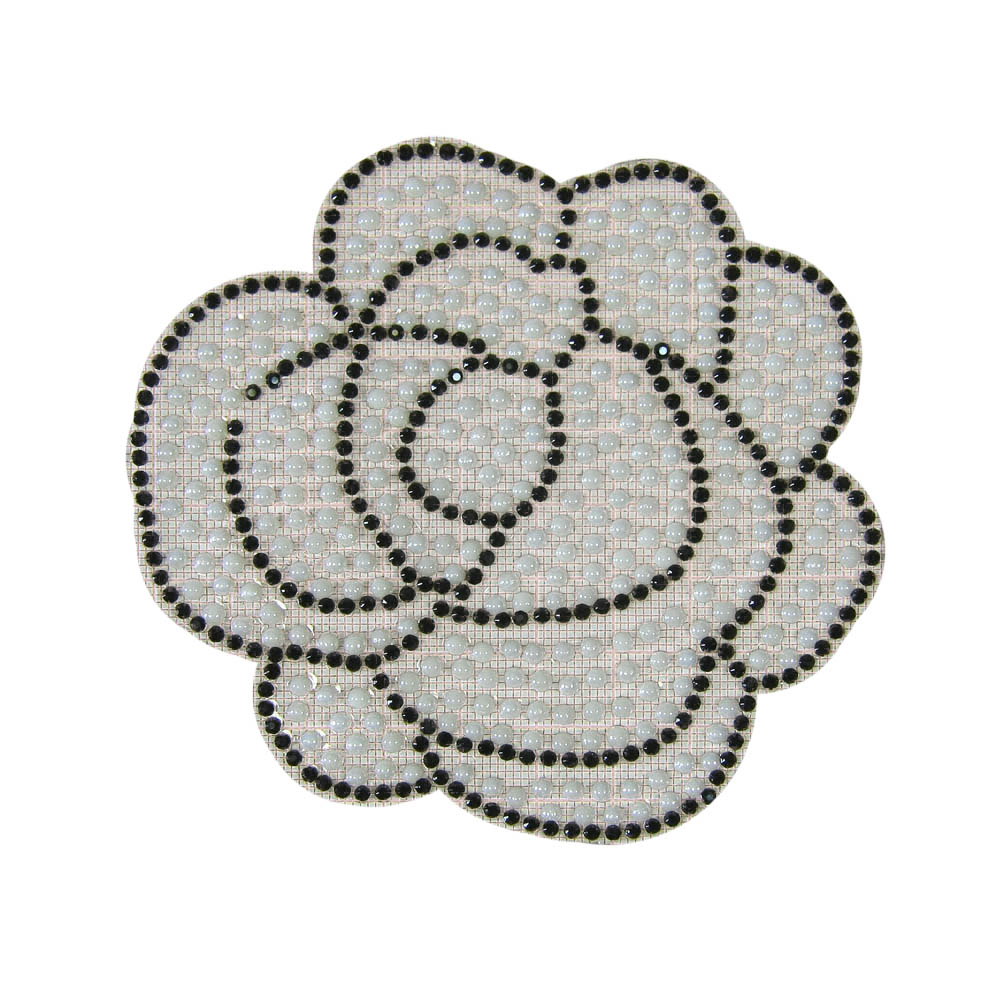 Аппликация клеевая стразы Роза 9,5*10см белый жемчуг, черные камни, шт. Аппликации клеевые Стразы комб.