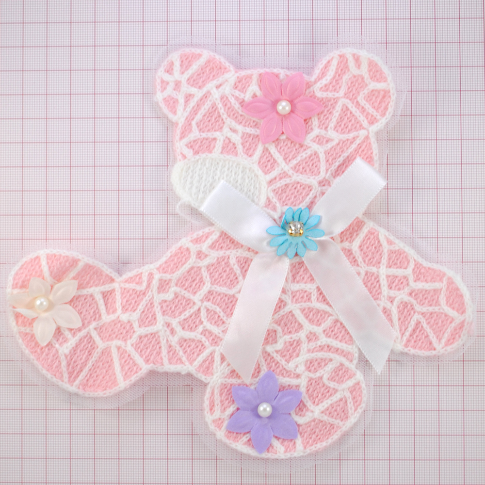 Аппликация круж. приш. со стразами Мишка 17,5*19см, белый, св.-роз., цветочки, жемчуг, шт. Аппликации Пришивные Кружевные Вязаные