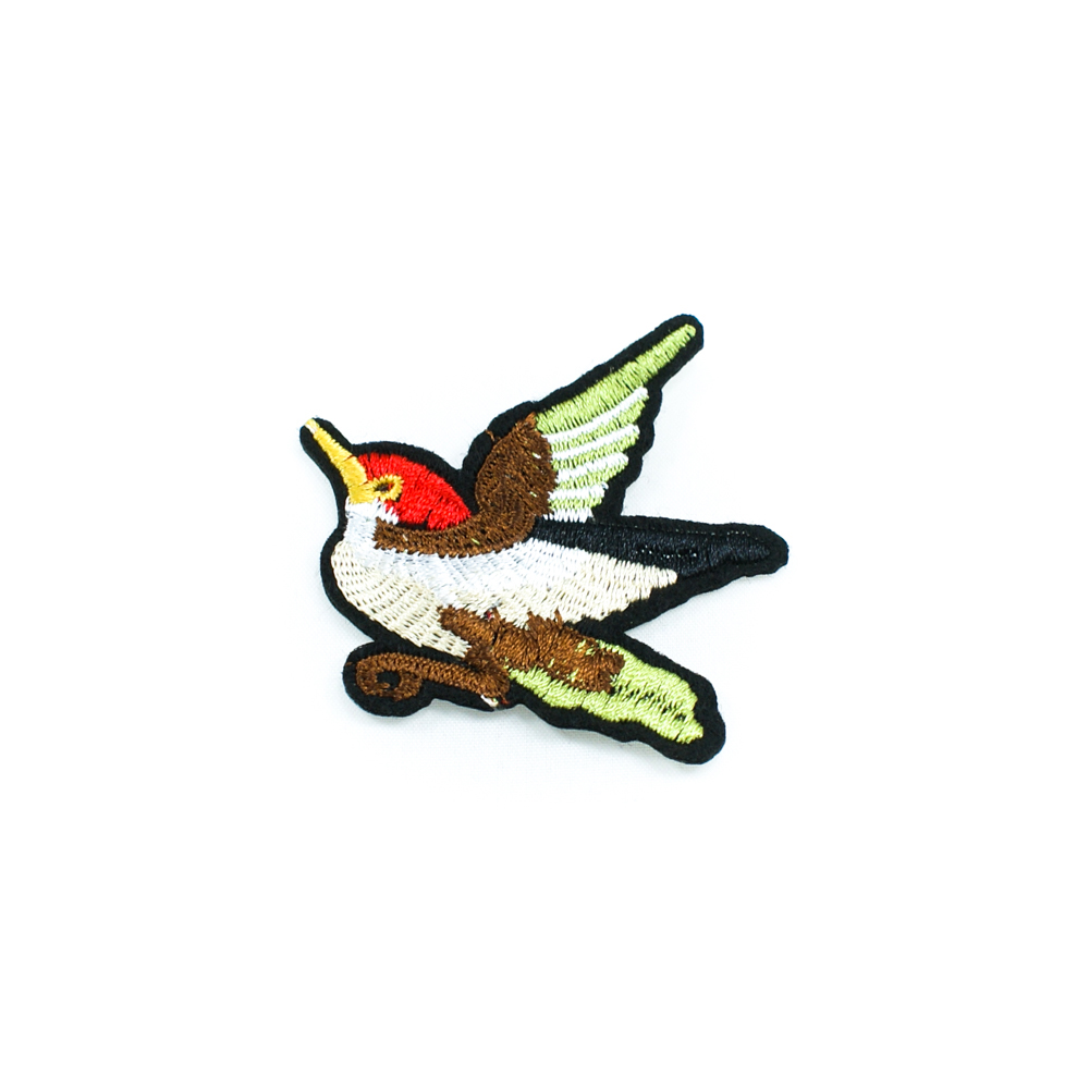 Аппликация клеевая вышитая Птичка красноголовая 6*6,5см красный, желтый, светло-зеленый, черный, коричневый, белый, бежевый, шт. Аппликации клеевые Вышивка