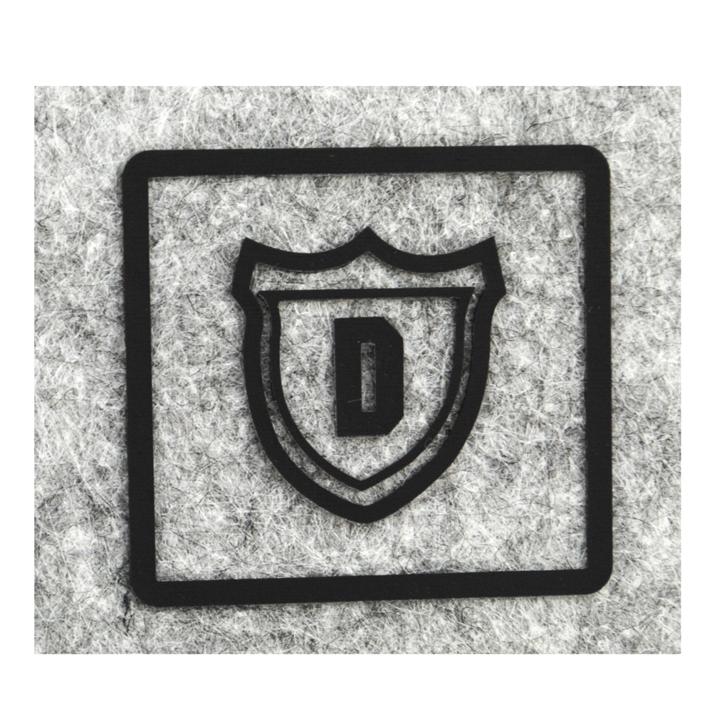 Термоаппликация резиновая прозрачная D в гербе 36*33мм прямоугольная, черный рисунок, шт. Термоаппликации Резиновые Клеенка