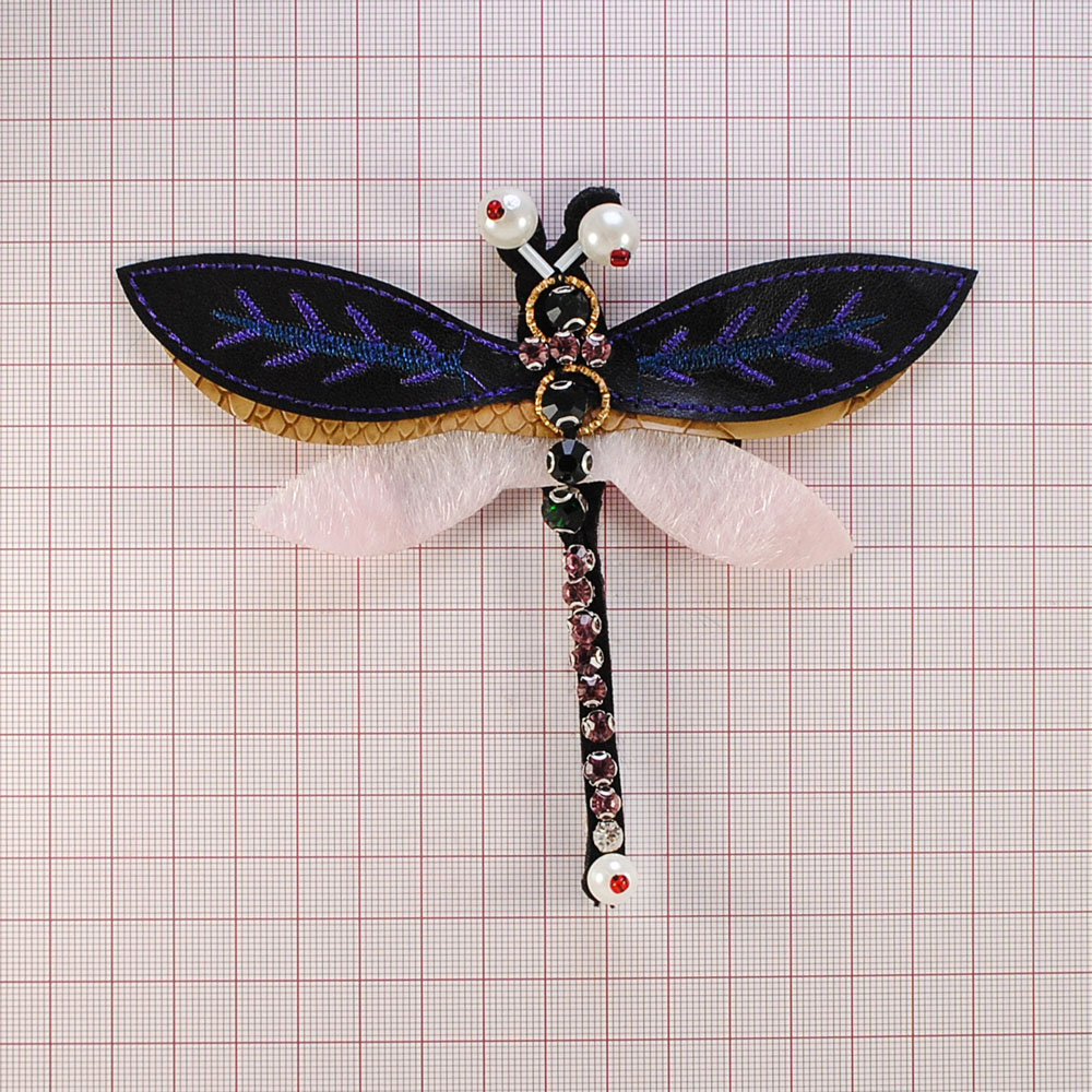 Аппликация пришивная стразы фигурная Стрекоза с камнями 14*13см, кожзам черный, коричневый, розовый, черные и аметист камни, шт. Аппликации Пришивные Стразы, Бисер, Металл
