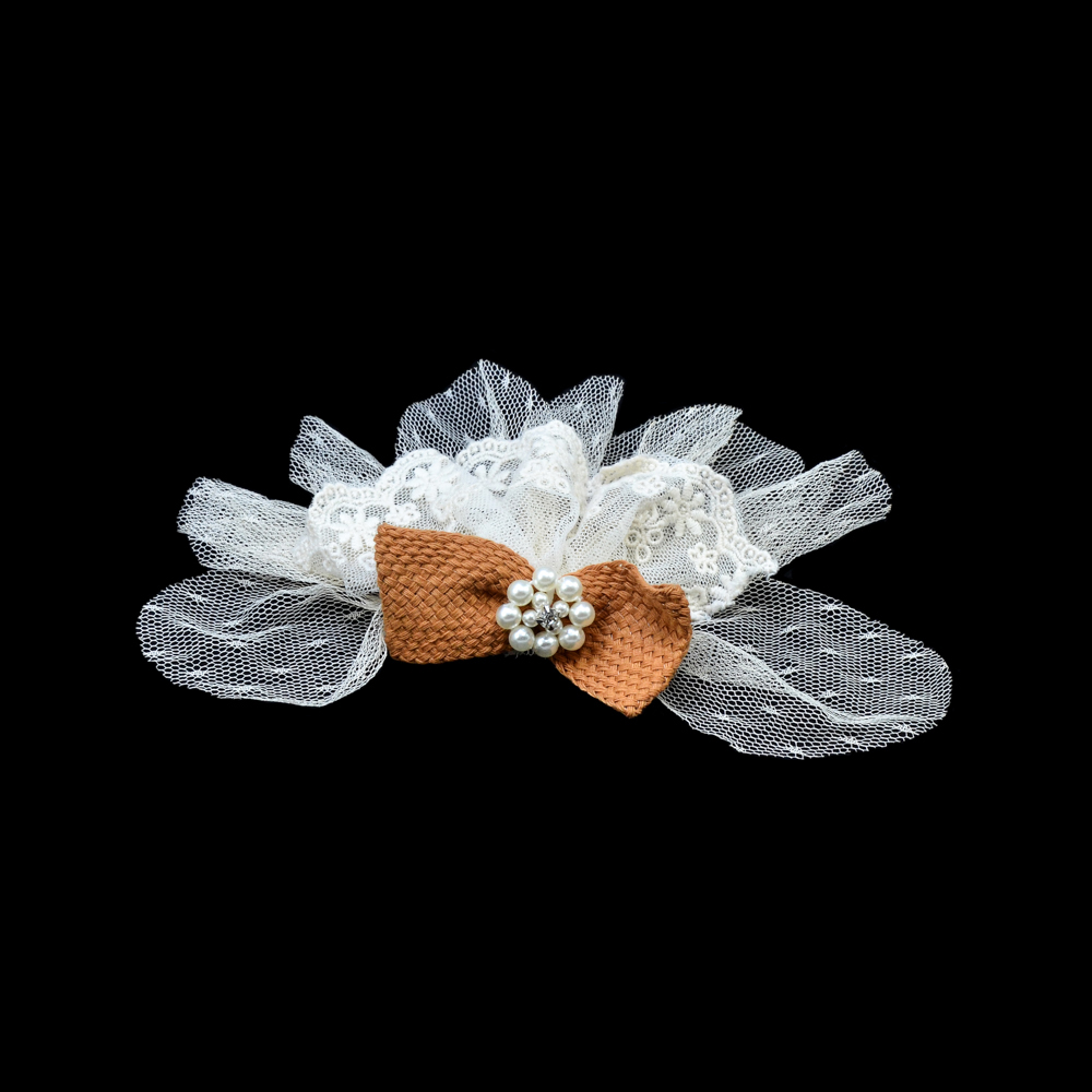 Аппликация декор №195 бежевый БАНТИК вязаный, цветок-жемчуг, 16*10,5см. Аппликация Декор