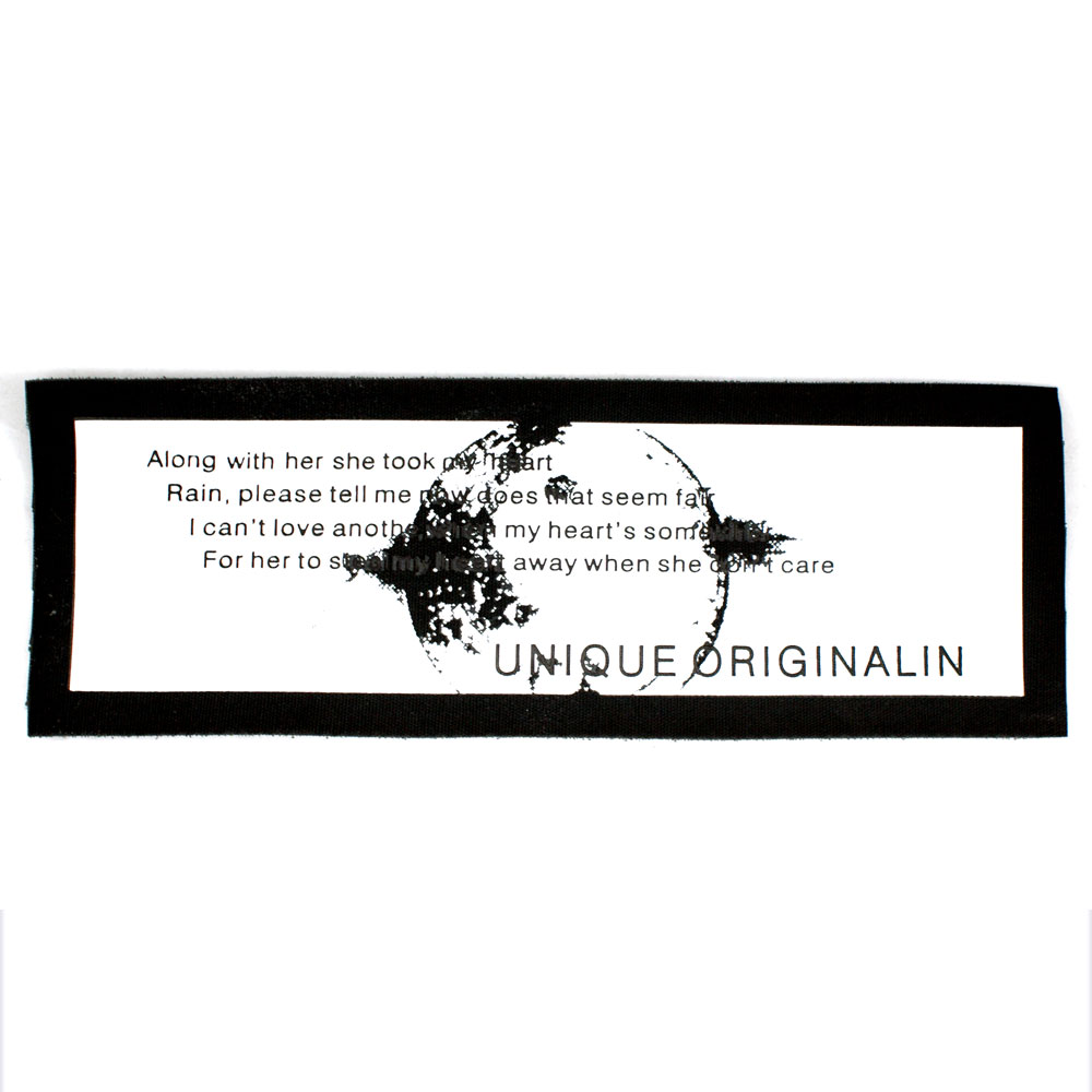 Нашивка тканевая UNIQUE ORIGNALIN, 8,5*25, черная рамка, белый фон, шар, черный текст, шт. Нашивка Ткань