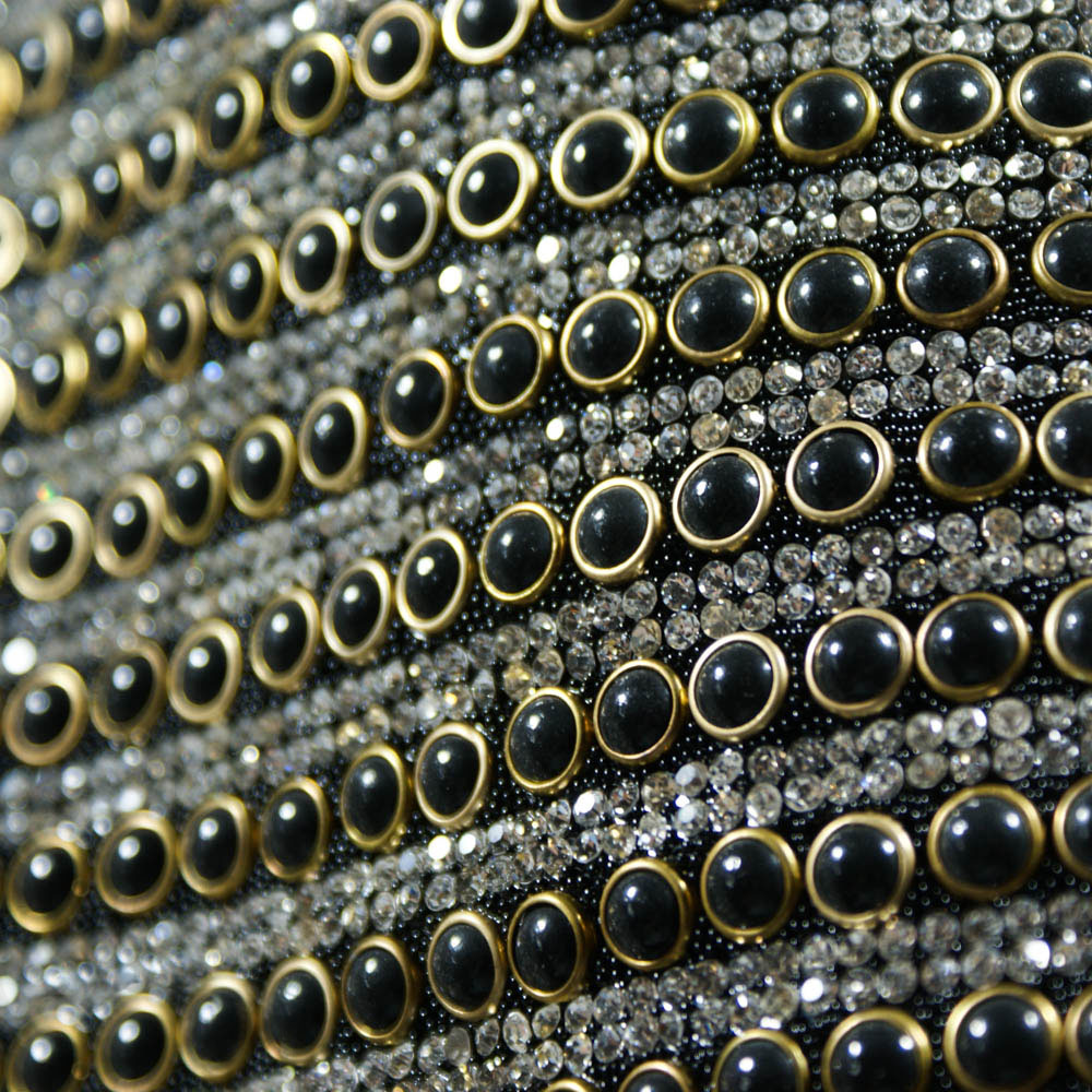 Стразы полотно клеевое №34 Кнопки черный жемчуг в золоте, черная россыпь, белые камни 2мм, 40*24см, 1лист. Полотна из страз