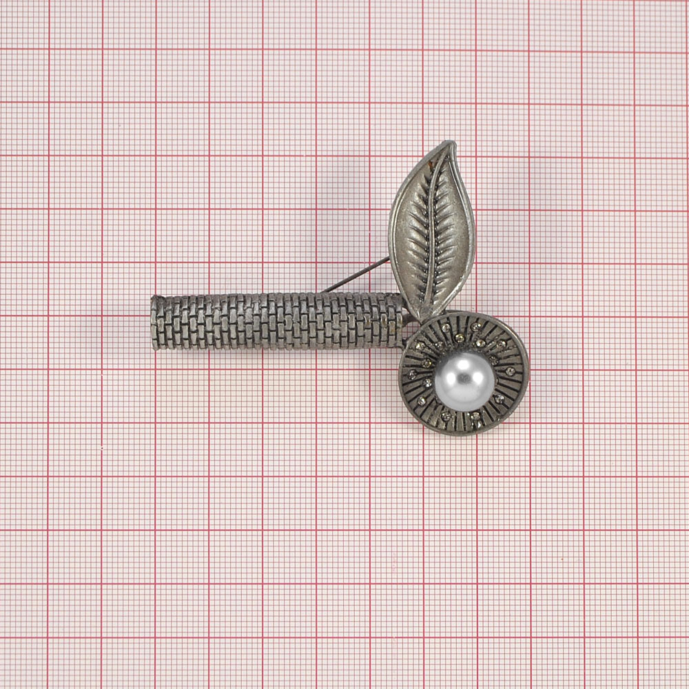 Брошь Вишенка matt old silver, белые камни, серый жемчуг, шт. Броши