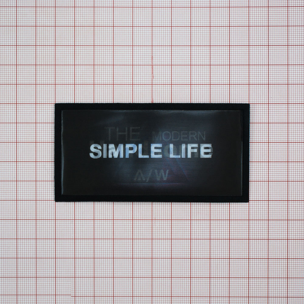 Нашивка тканевая голографическая Simple life 5*10см, черный, белый лого. Нашивка Вышивка