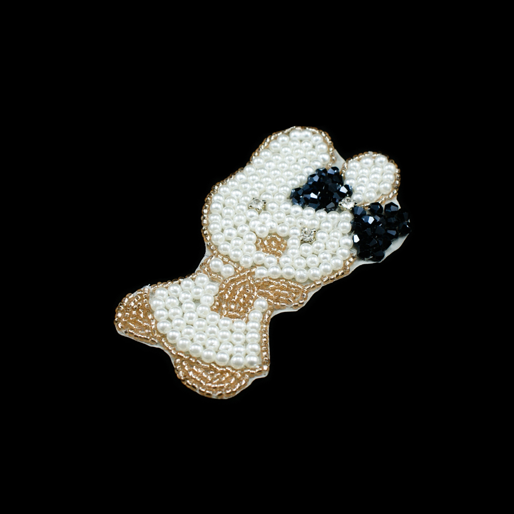 Аппликация декор Кошка белый жемчуг, бежевый бисер. Аппликация Декор