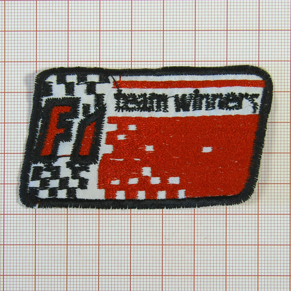 Нашивка F1 team winners 7,5*4,5см, белый фон. Шеврон Нашивка
