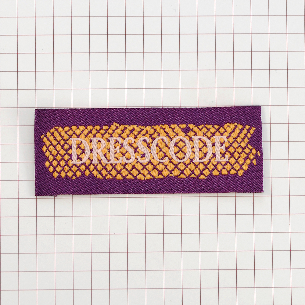Этикетка тканевая вышитая шт. Dresscode 2,5*7см сирень, розовый, бежевый, шт. Вышивка / этикетка тканевая