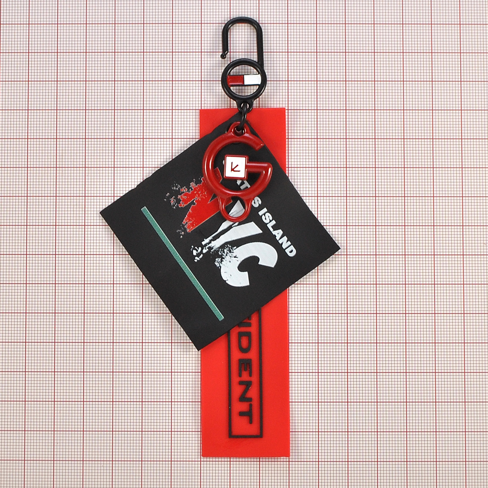 Подвеска резиновая с карабином  NYC, 6*16см, черный, красный,  шт. Подвески