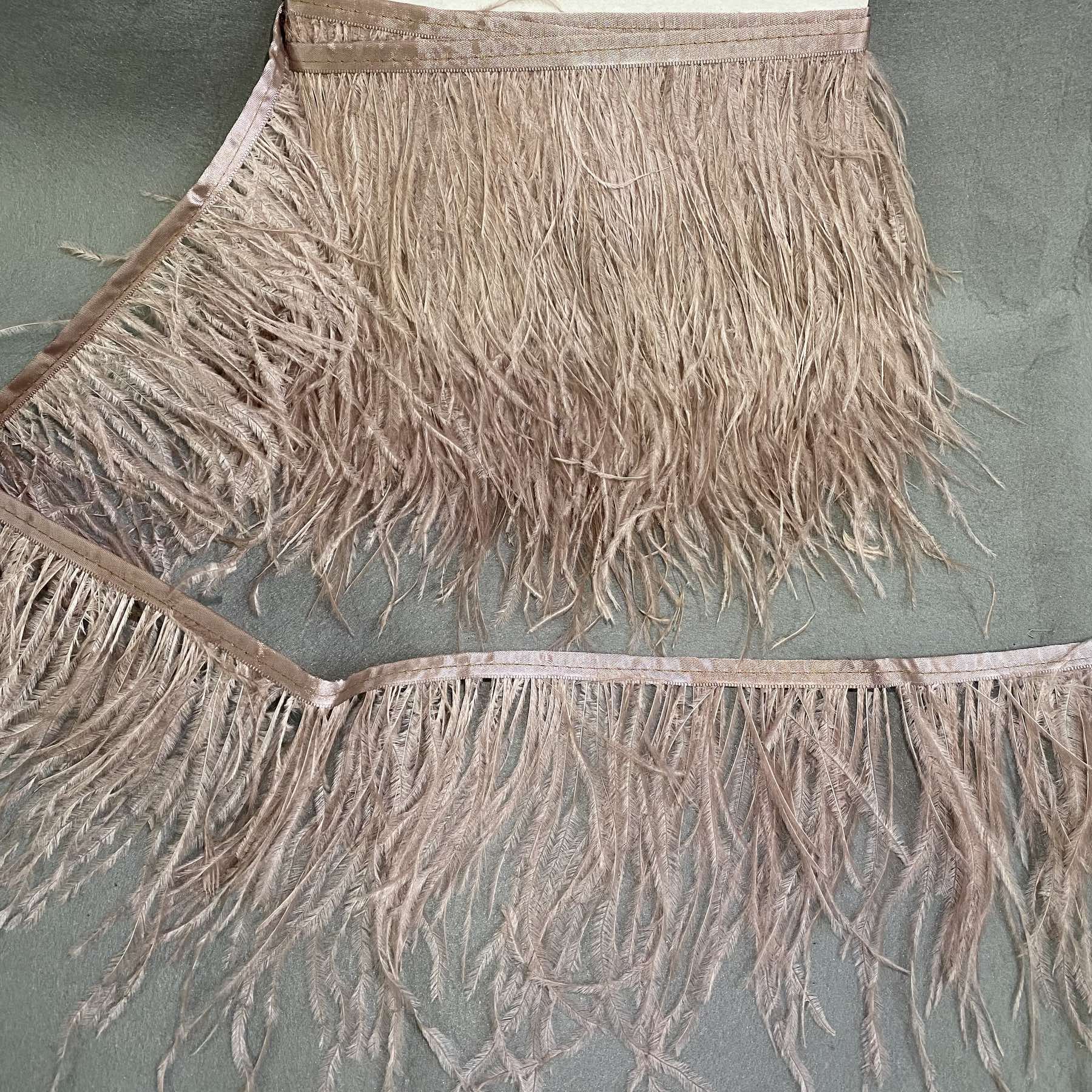 Перья в рулоне 10-14см, светло-коричневый, ярд. Перья