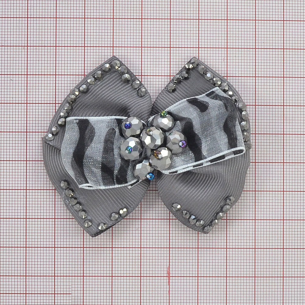 Аппликация декор серый бант, тигровая сетка, бусины. Аппликация Декор