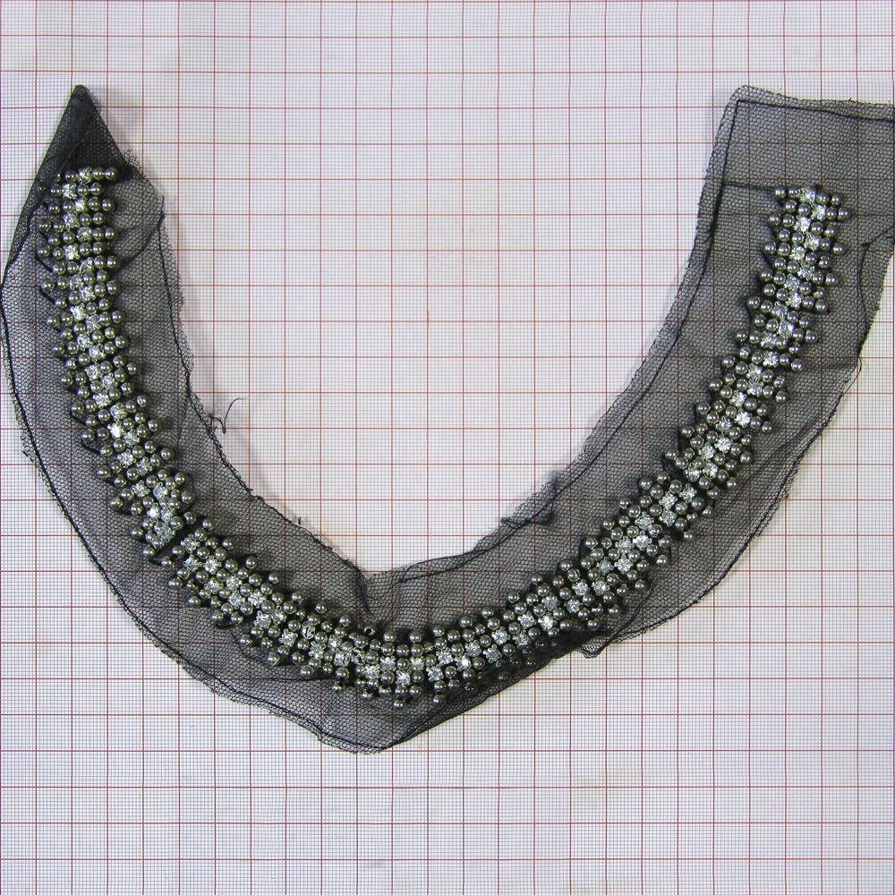 Воротник Шея черный, бисер шарик металлик, белые камни, шт. Воротники