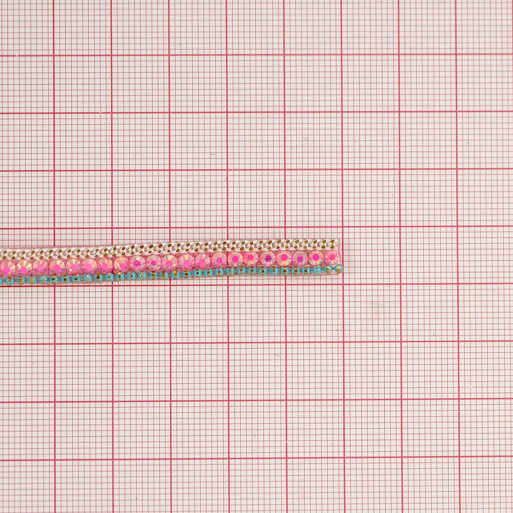 Тесьма стразы клеевые Е1,0,6см белая, камни розовый хамелеон, бирюзовый, ярд. Тесьма из страз