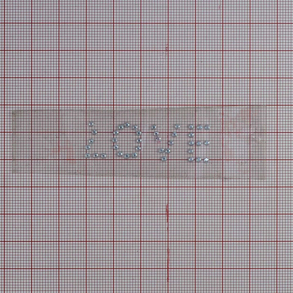 Стразы листовые Love маленькая, кристалл. Стразы листовые