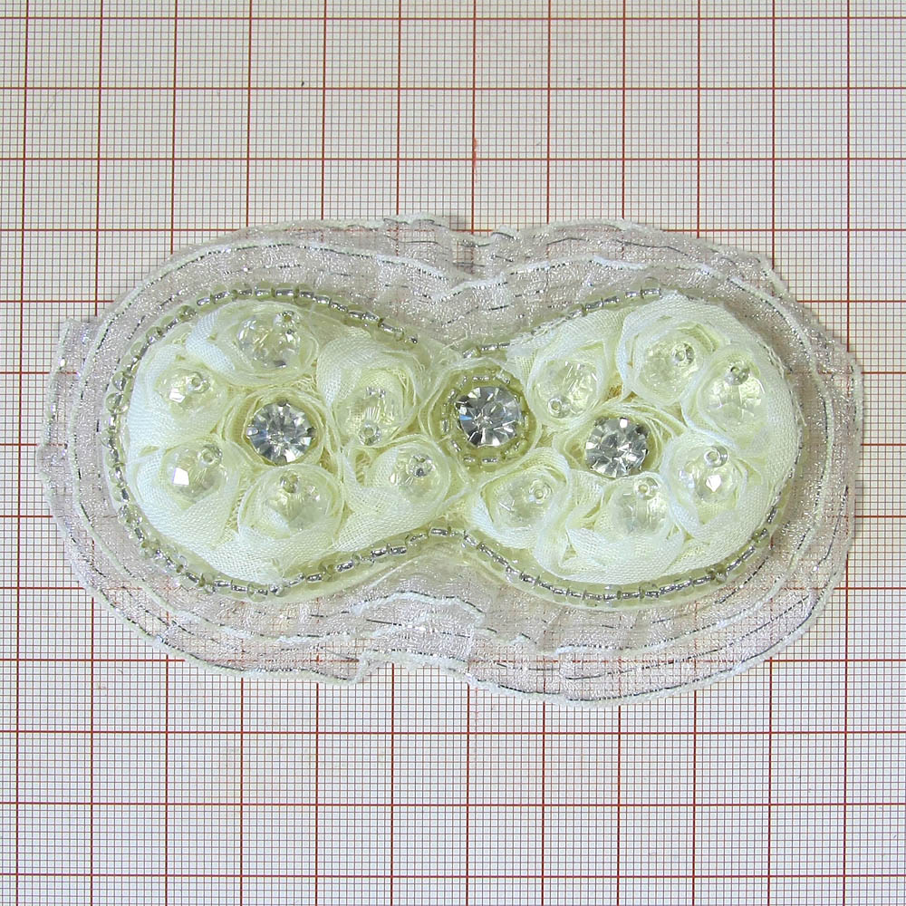 Аппликация декор №108 бел.ая 8 розочки, белая органза. Аппликация Декор