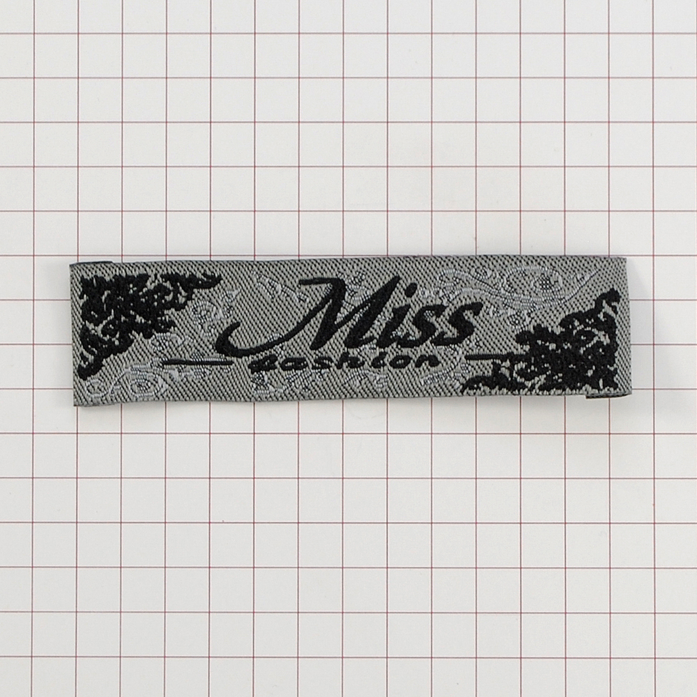 Этикетка тканевая вышитая шт. Miss Fashion 1,6см черно-серая, шт. Вышивка / этикетка тканевая