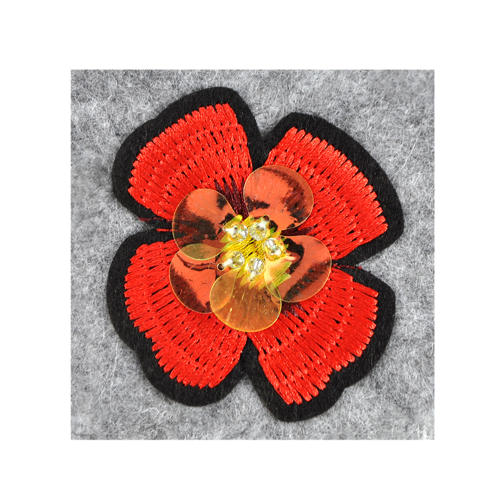 Аппликация клеевая вышитая Красный цветок с пайетками, 6,3*5,7см, красный, золотые пайетки. Аппликации клеевые Вышивка