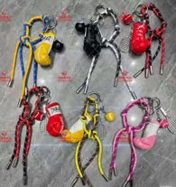 Подвеска брелок боксерская перчатка с ракеткой,шаром и мячиком, цвета в ассортименте, шт. Подвески