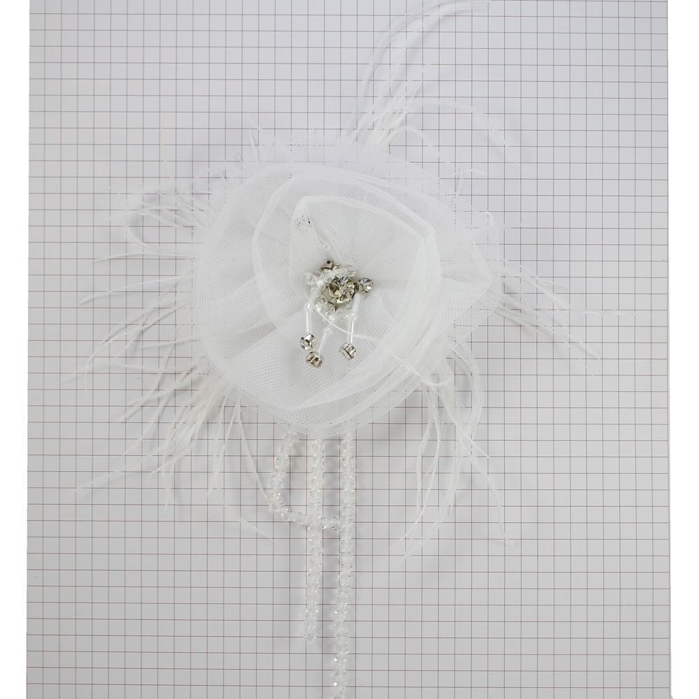 Аппл. тк. цветок с подвеской, 9*10см, фатин, стразы, перья, бел., шт.. Аппликации Пришивные Цветы Банты