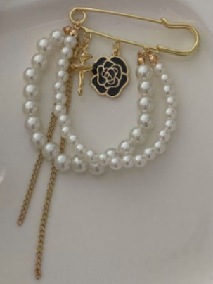 Брошь металл. с жемчугом Роза и балерина, золото, черный, цепочки, шт. Булавки