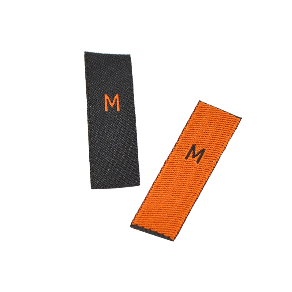 Размерник штучный вышитый  M (черный, оранжевый). Размерник вышитый черный