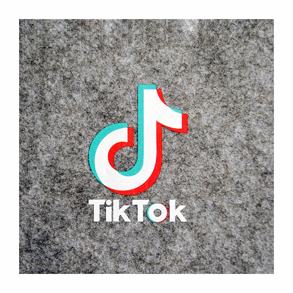 Термоаппликация TikTok №6-1 (нота с лого) маленькие 4,5*5,5см, шт. Термоаппликации Накатанный рисунок