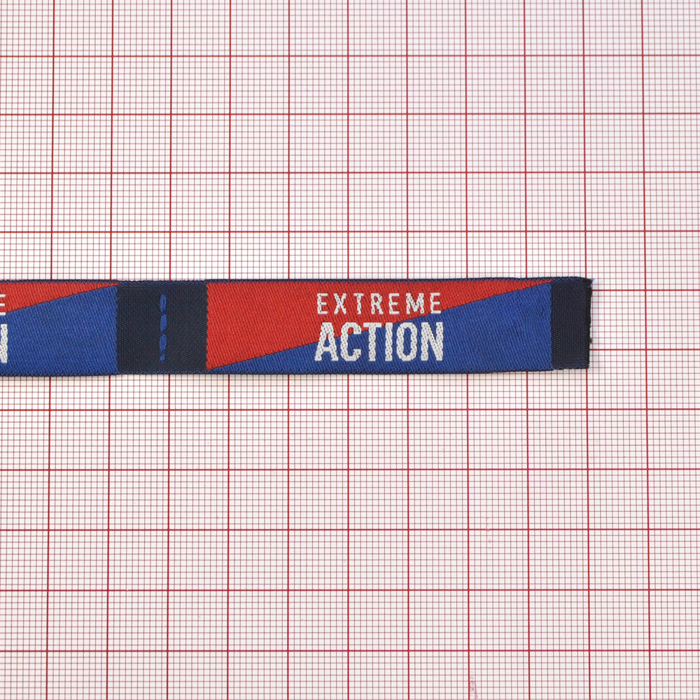 Этикетка тк.выш. Extreme Action 1,2см, красно-синяя, белый лого, шт. Вышивка / этикетка тканевая