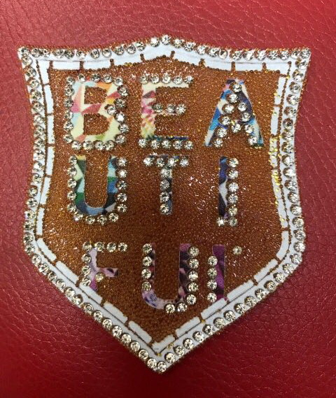 Аппликация клеевая стразы Beautiful 60*75мм коричневая основа, белые камни, цветной лого, шт. Аппликации клеевые Стразы комб.