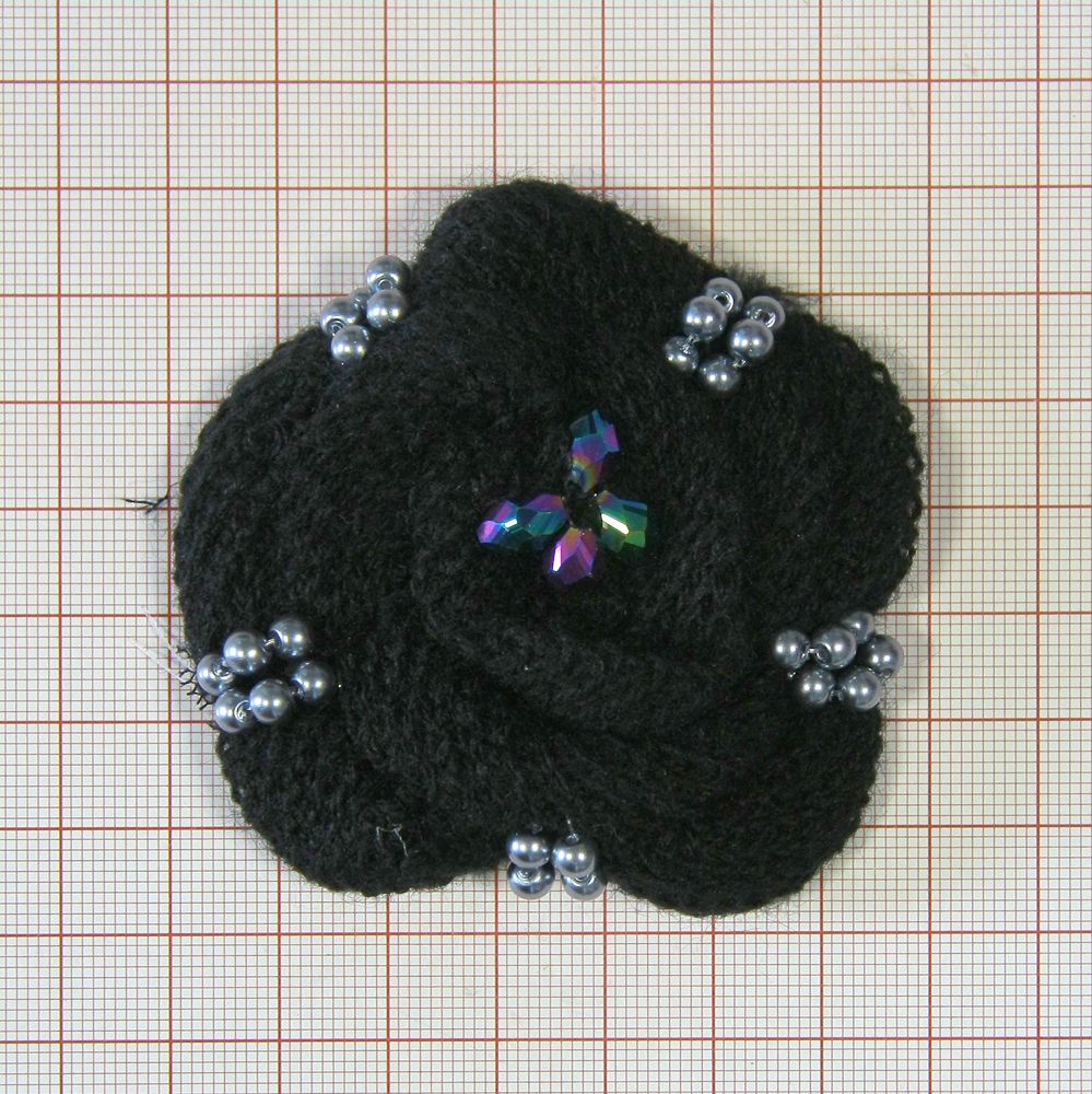 Аппликация декор обувная 35 цветок вязаный черный, 4 цветн. камня Глаз, бисер, шт. Аппликации Пришивные Цветы Банты