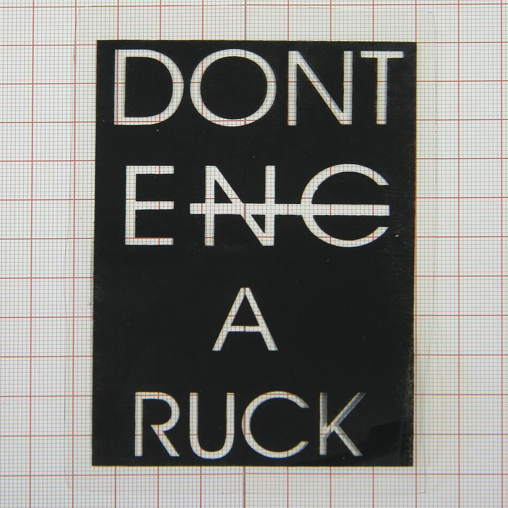 Аппликация клеенка пришивная DONT..RUCK 8,5*12,5см черный фон, прорезь лого, шт. Аппликации Пришивные Резина, Силикон
