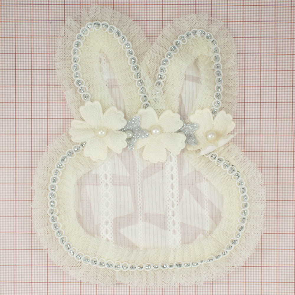 Аппликация кружевная пришивная Зайка 17*14см, кремовая, цветочки, жемчуг, кружево. Аппликации Пришивные Кружевные Вязаные