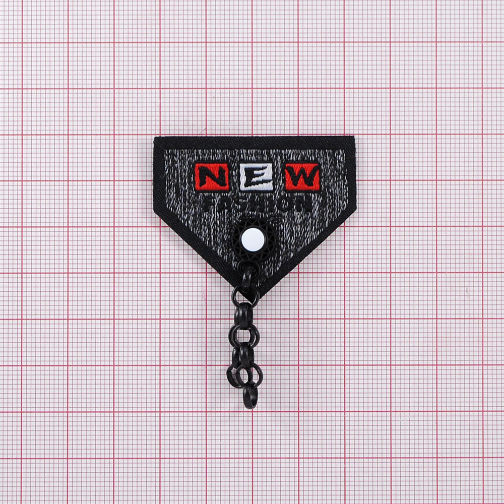 Лейба ткань с цепочкой NEW FASHION, 3,5*4,5см, белый, красный, черный, серый, шт. Лейба Ткань