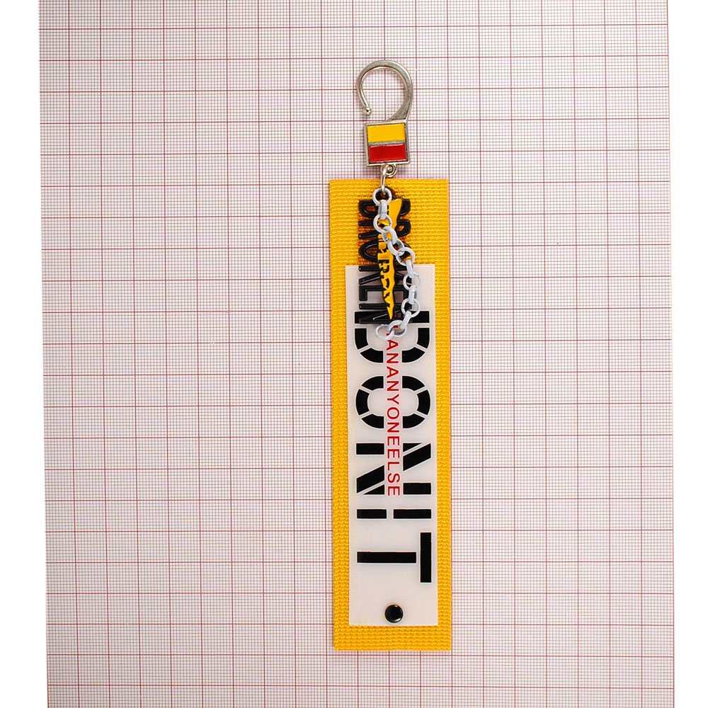 Подвеска тканевая с клеенкой на карабине с цепью Broken Don't, 19*4см, никель, желтый, белый, черный, красный, шт. Подвески