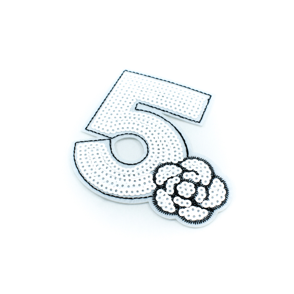 Аппликация клеевая пайетки 5-ка с цветком 11*11см белые пайетки, шт. Аппликации клеевые Пайетки