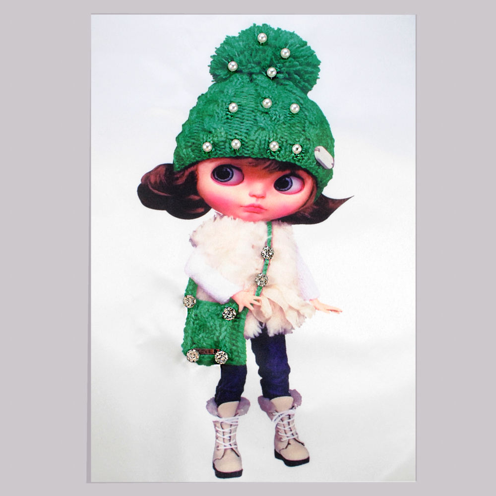 Аппликация приш. Девочка Зима, 19*23,7см, зел., бел., беж., жемчуг, стразы, шт. Аппликации Пришивные Постер