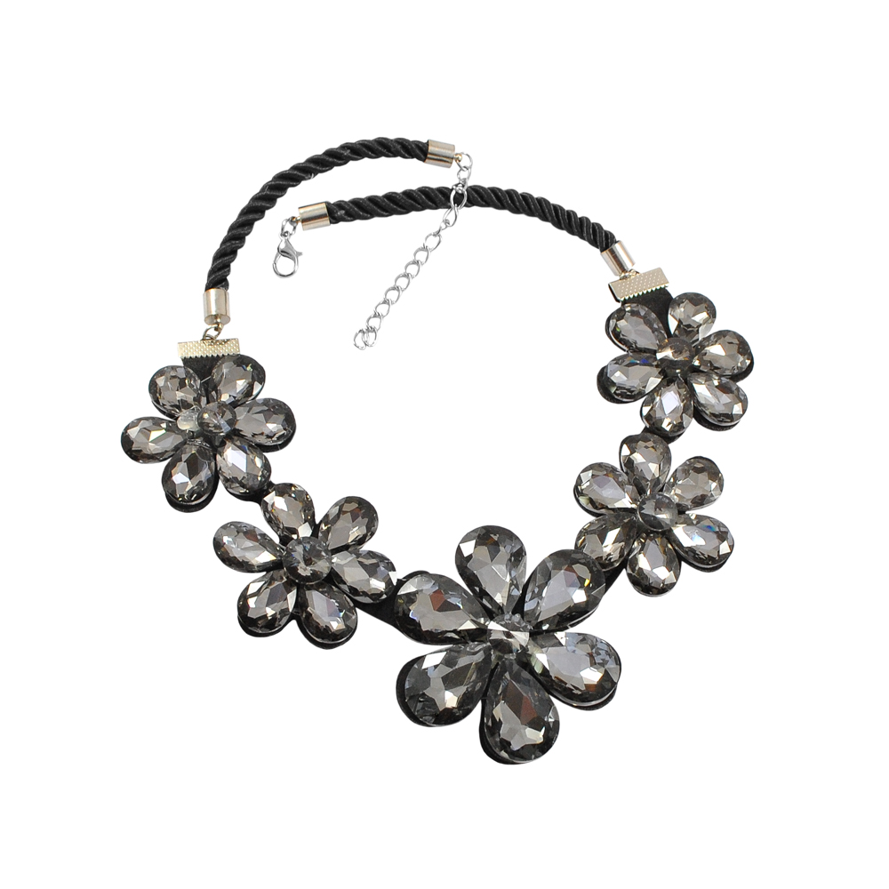 Воротник Цветы украшение из страз темно-серые, на застежке, шт. Воротники