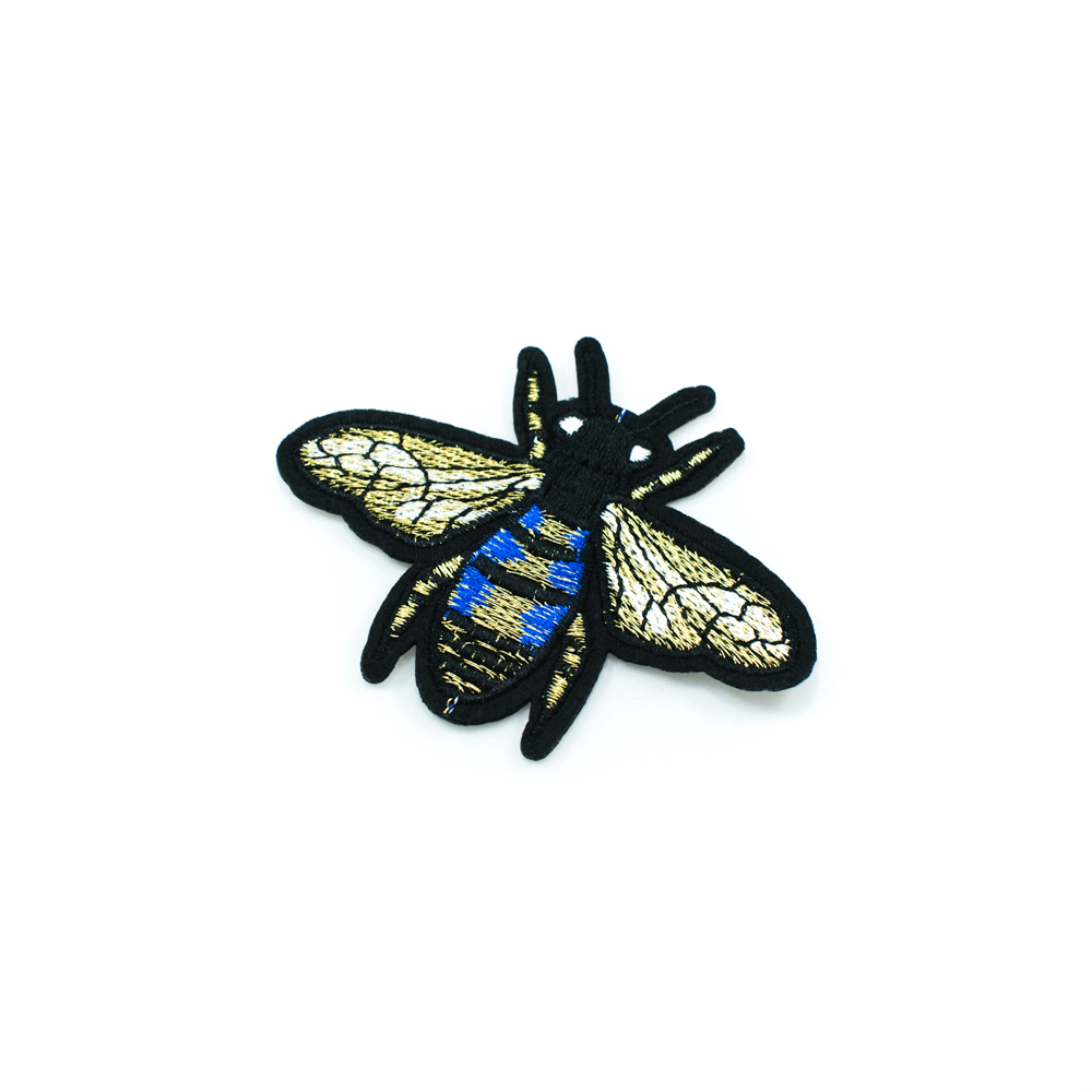 Аппликация клеевая вышитая Оса 9*7см черный, белый, синий, светло-зеленый, шт. Аппликации клеевые Вышивка