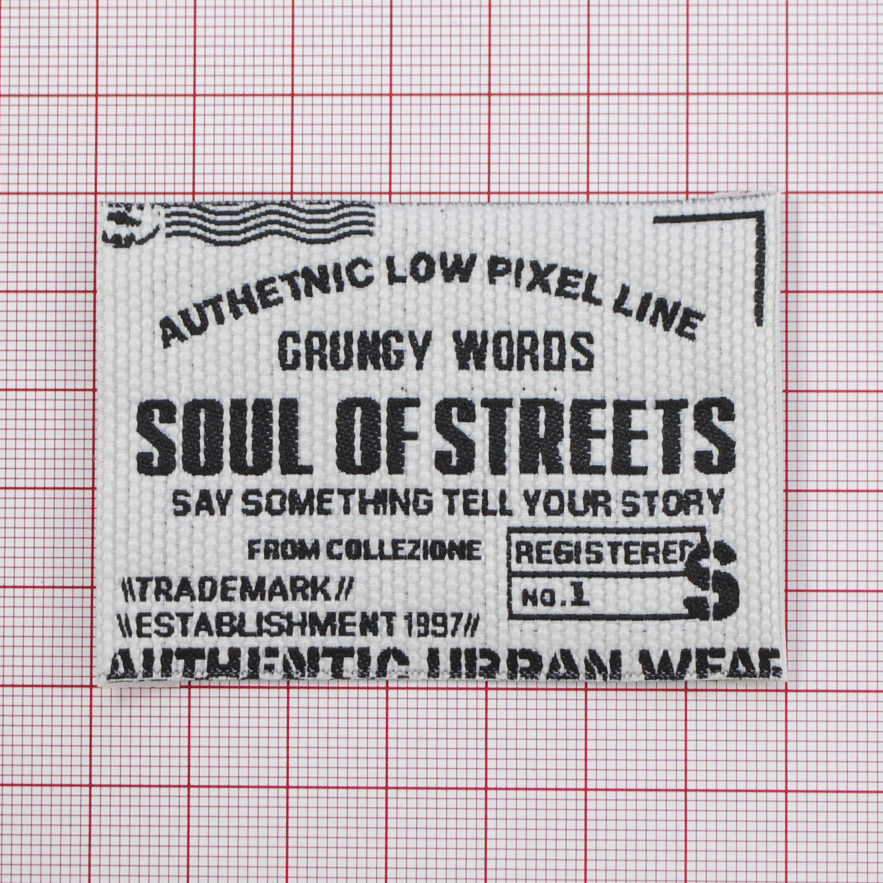 Вышивка Soul of streets 5см черная и белый лого /рельефная/, шт. Вышивка / этикетка тканевая