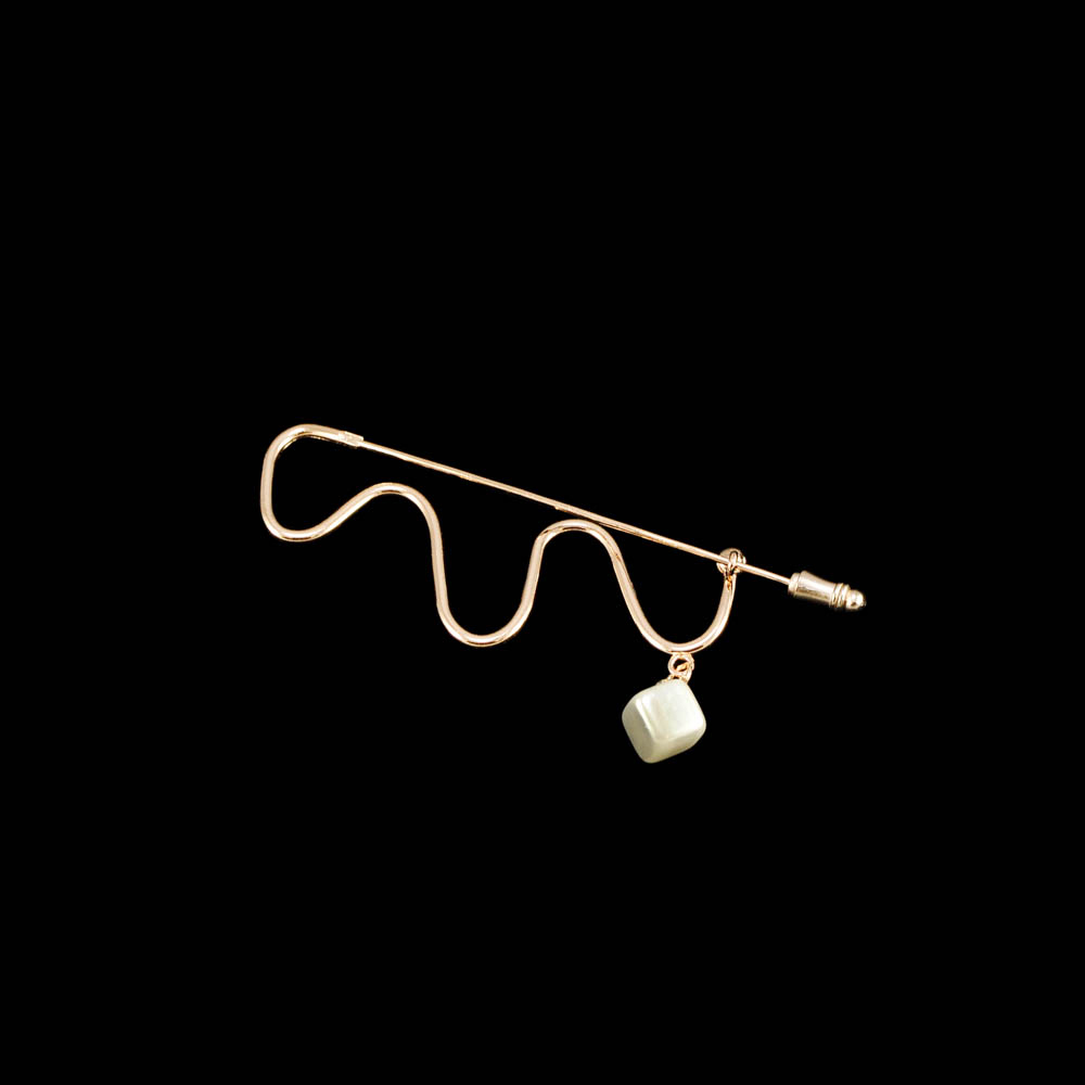 Булавка Змейка 9,8*4,5см gold и белый камни, перламутровый куб, шт. Булавки