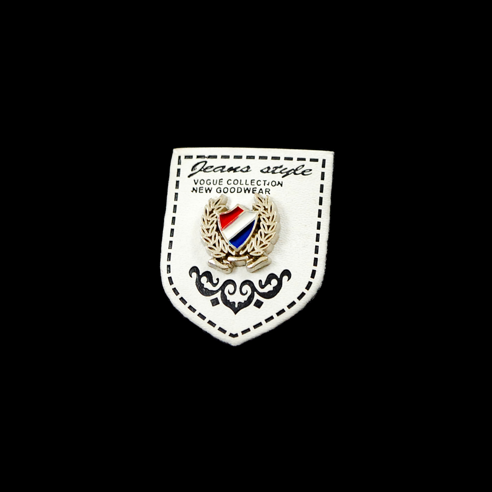 Лейба кожзам Fashion Wear Венок 27*33мм белая, черный, GOLD накладка. Лейба Кожзам