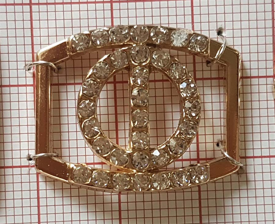 Перетяжка 51937 Ф-рамка 25*20мм GOLD, белые камни. Перетяжка металл