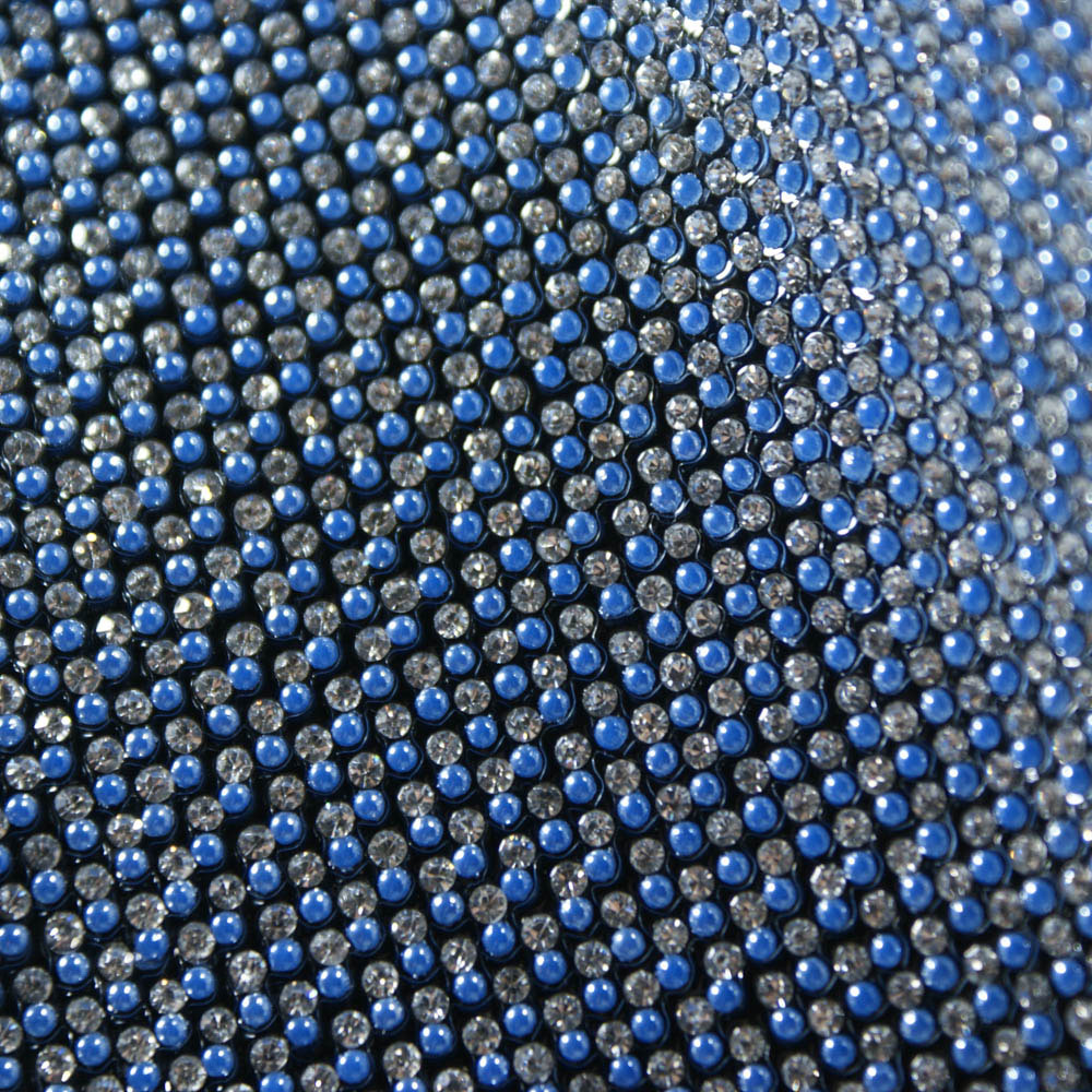 Стразы полотно клеевые №28а Грядки диагональ синий жемчуг, белые камни /174*104к./, 40*24см, 1лист. Полотна из страз