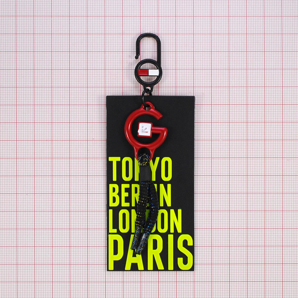 Подвеска резиновая с карабином  Tokyo-Paris, 5*13,5см, черный, зеленый, красный, белый,  шт. Подвески