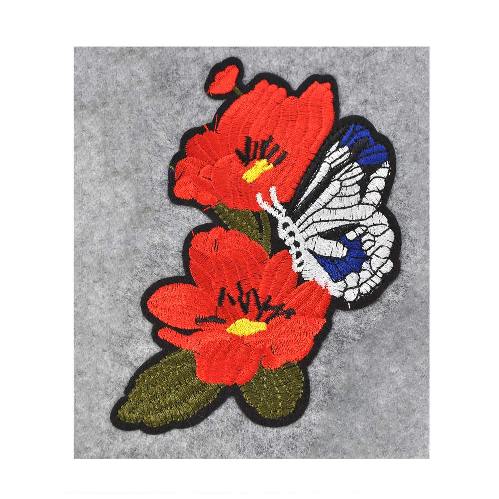 Аппликация клеевая вышитая Роза Робуста 15*10см красный цветок, желтая серцевинка и сине-белая бабочка, шт. Аппликации клеевые Вышивка