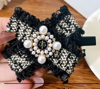 Заколка тканевая Бант, черный, белый, жемчуг шт. Украшения
