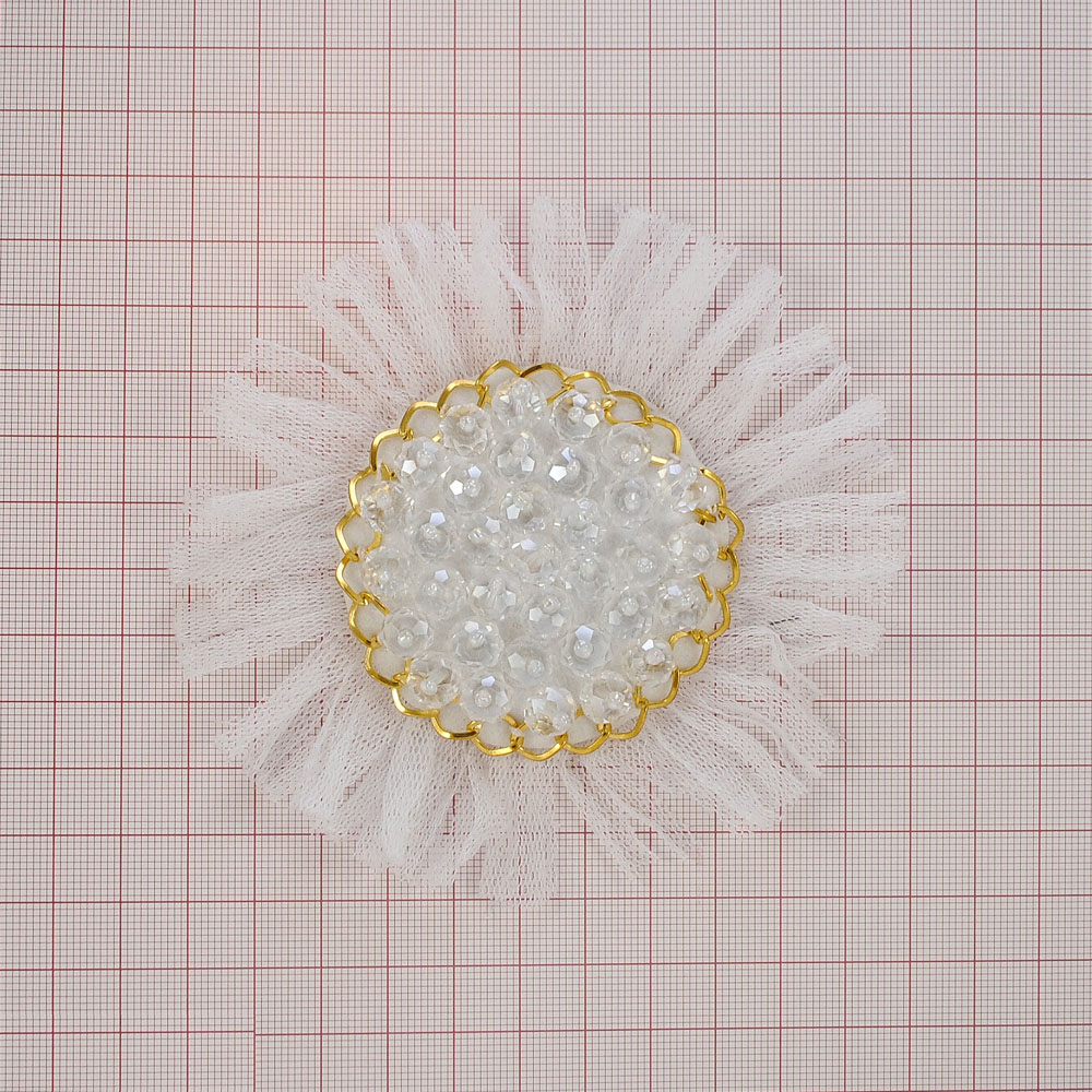 Аппликация декор белый круг флиз. на сетке, цепь, прозрачн. бусины. Аппликация Декор